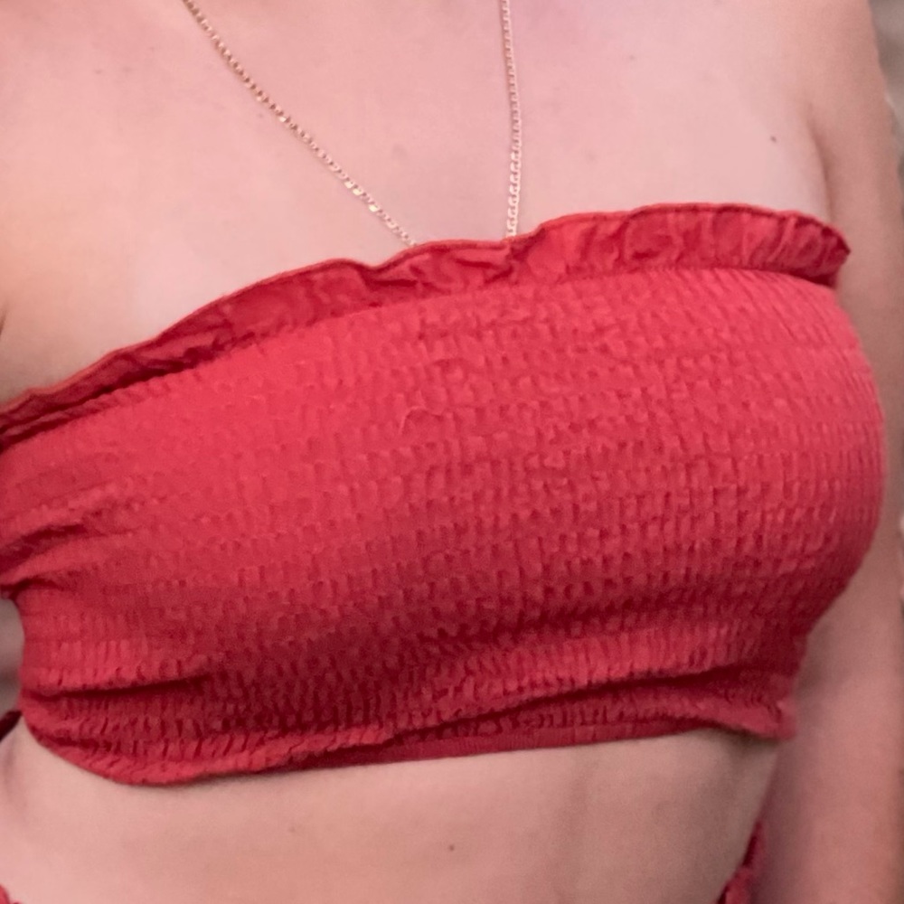 Crop top - Picture 2 of 2